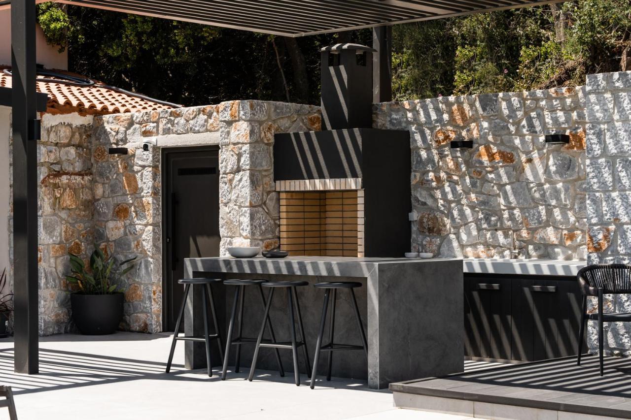 Eumelia Iconic Villa, With Heated Pool & Whirlpool, By Thinkvilla Asi Gonia 외부 사진
